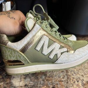 MK size 8 women’s  shoes
